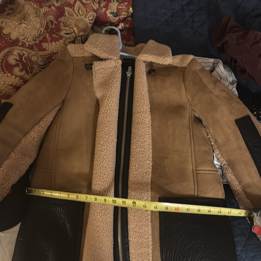 Maje Gulen Shearling suede coat NWT MSRP. 2880$ 36 - Picture 7 of 8